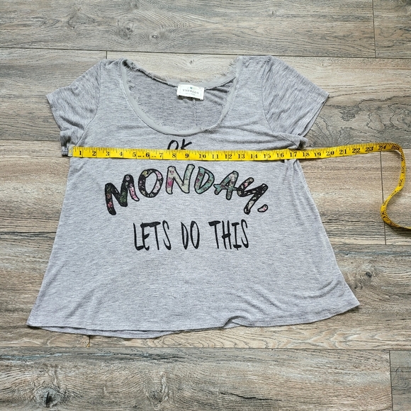 Threads Studio Tee - Picture 8 of 9